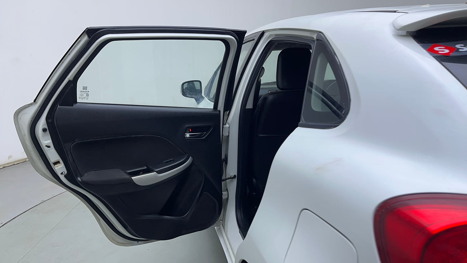 Used 2016 Maruti Suzuki Baleno Delta 1.2 Petrol Manual interior LEFT REAR DOOR OPEN VIEW