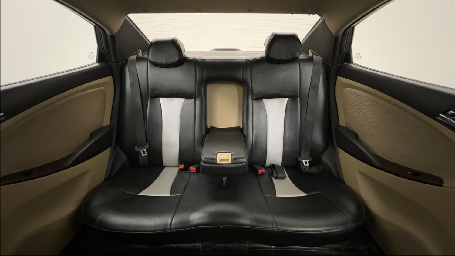 Used 2013 Hyundai Verna Fluidic 1.6 VTVT SX Petrol Manual interior REAR SEAT CONDITION VIEW