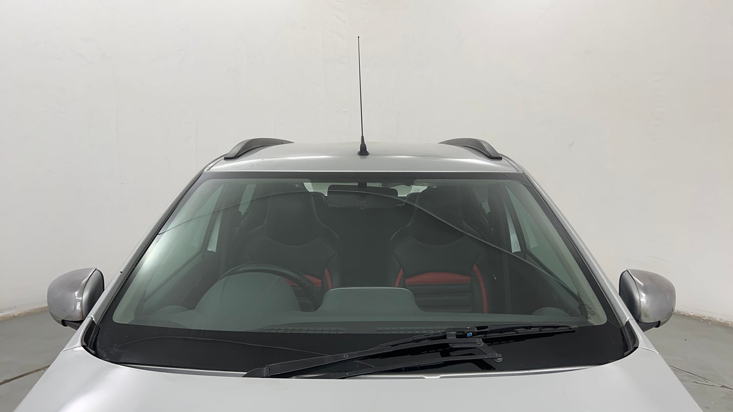 Used 2022 Renault Kwid RXT 1.0 (O) Petrol Manual exterior FRONT WINDSHIELD VIEW