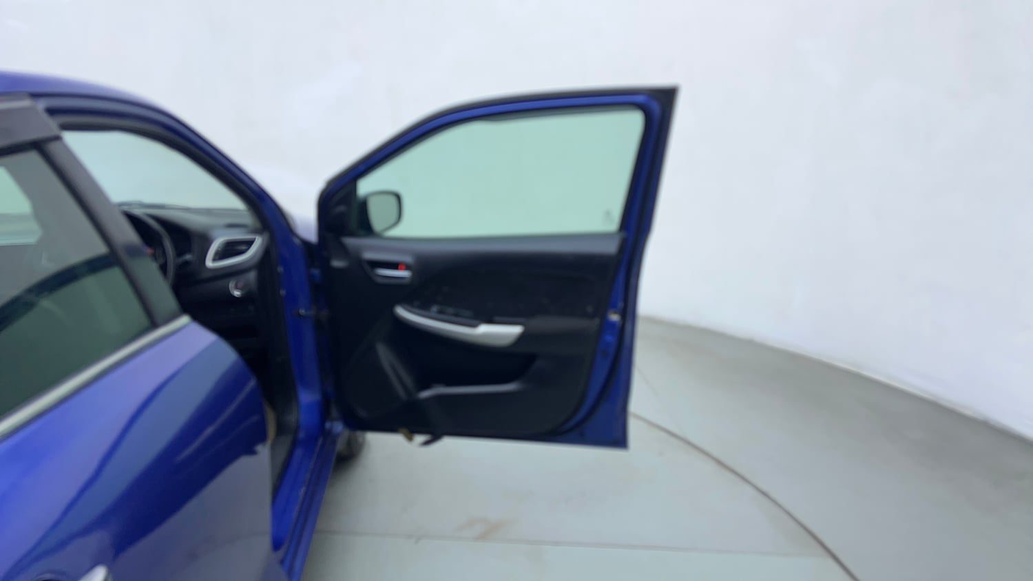 Used 2017 Maruti Suzuki Baleno Alpha 1.2 Petrol Manual interior RIGHT FRONT DOOR OPEN VIEW