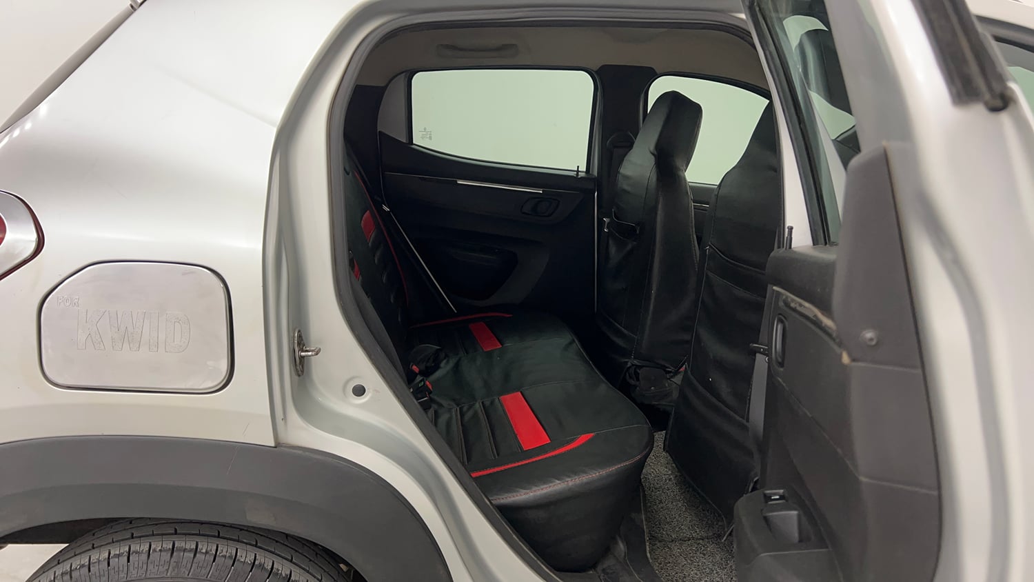 Used 2022 Renault Kwid RXT 1.0 (O) Petrol Manual interior RIGHT SIDE REAR DOOR CABIN VIEW