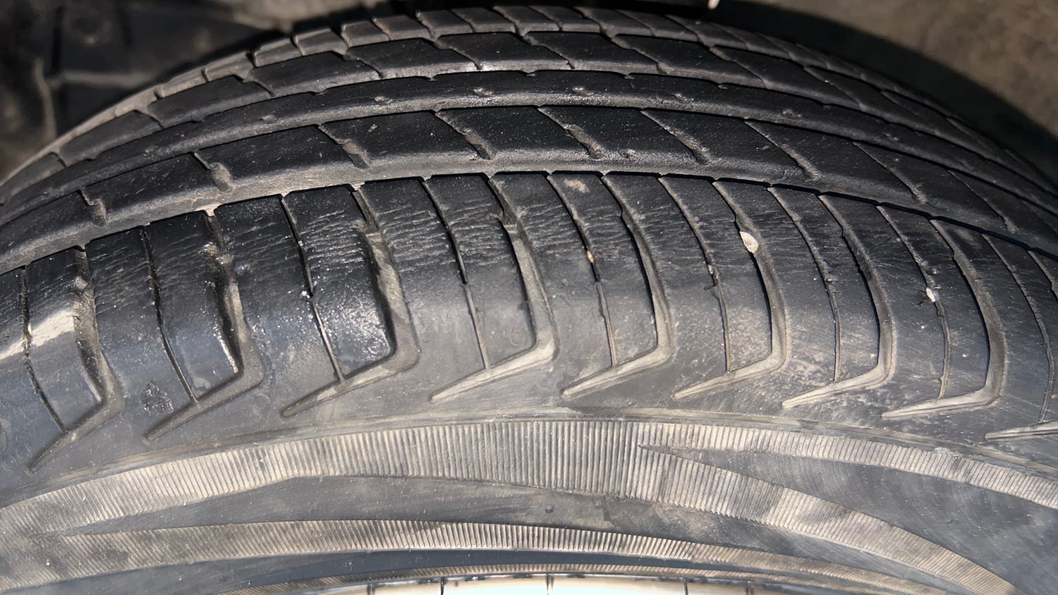 Used 2020 Maruti Suzuki Wagon R 1.0 LXi 1.0 Petrol Manual tyres LEFT FRONT TYRE TREAD VIEW