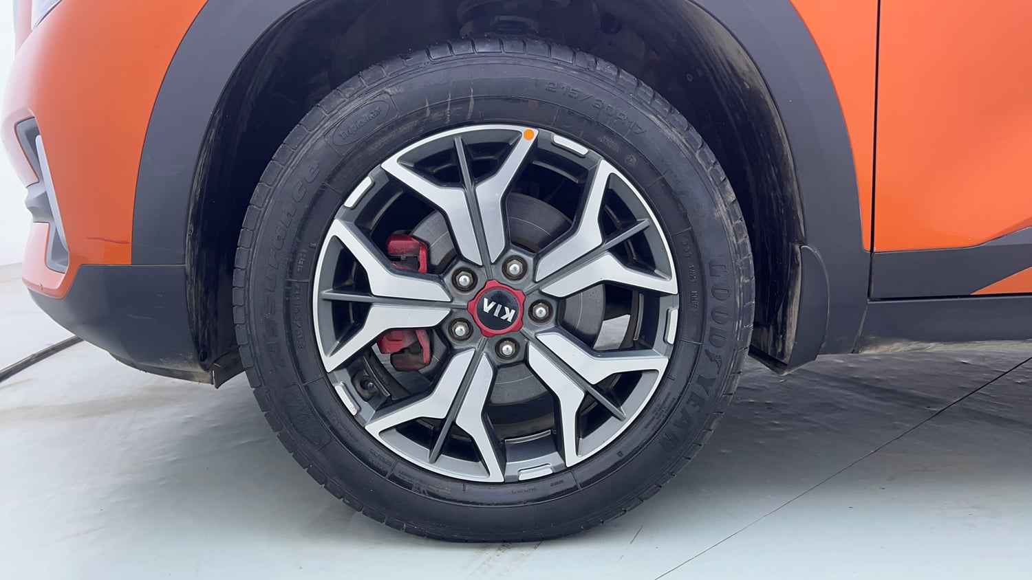 Used 2020 Kia Seltos GTX Plus 1.4 Petrol Manual tyres LEFT FRONT TYRE RIM VIEW