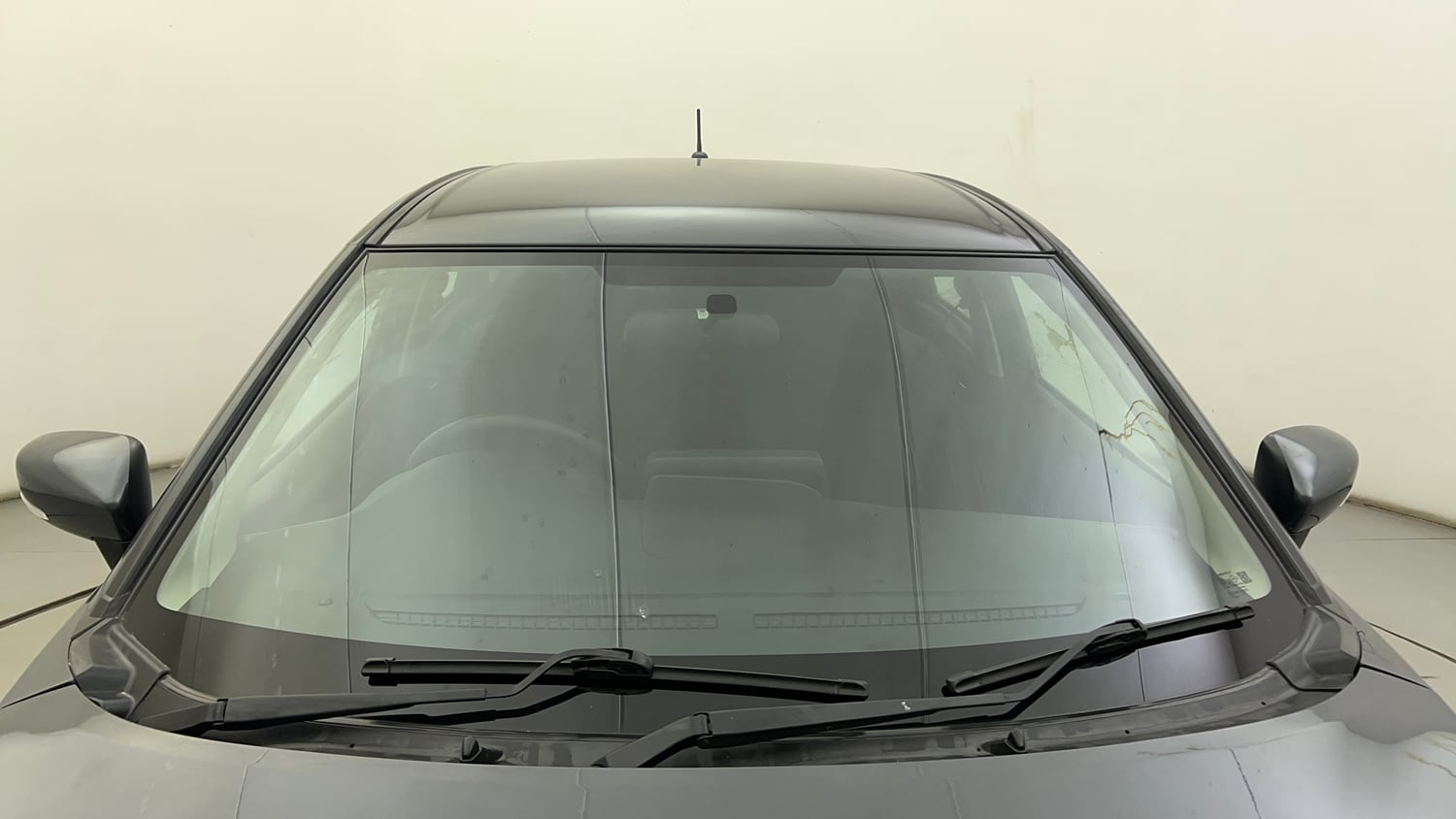 Used 2023 Maruti Suzuki Baleno Zeta MT Petrol Manual exterior FRONT WINDSHIELD VIEW