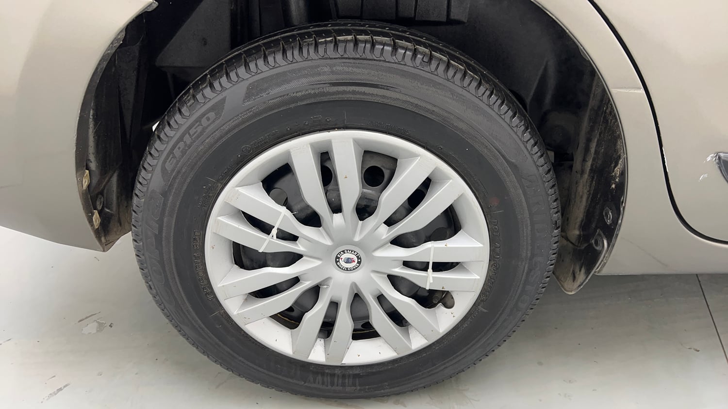 Used 2018 Maruti Suzuki Dzire VXi AMT Petrol Automatic tyres RIGHT REAR TYRE RIM VIEW