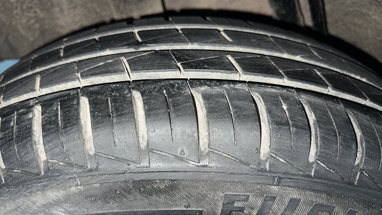 Used 2022 Renault Kwid CLIMBER AMT Petrol Automatic tyres RIGHT REAR TYRE TREAD VIEW