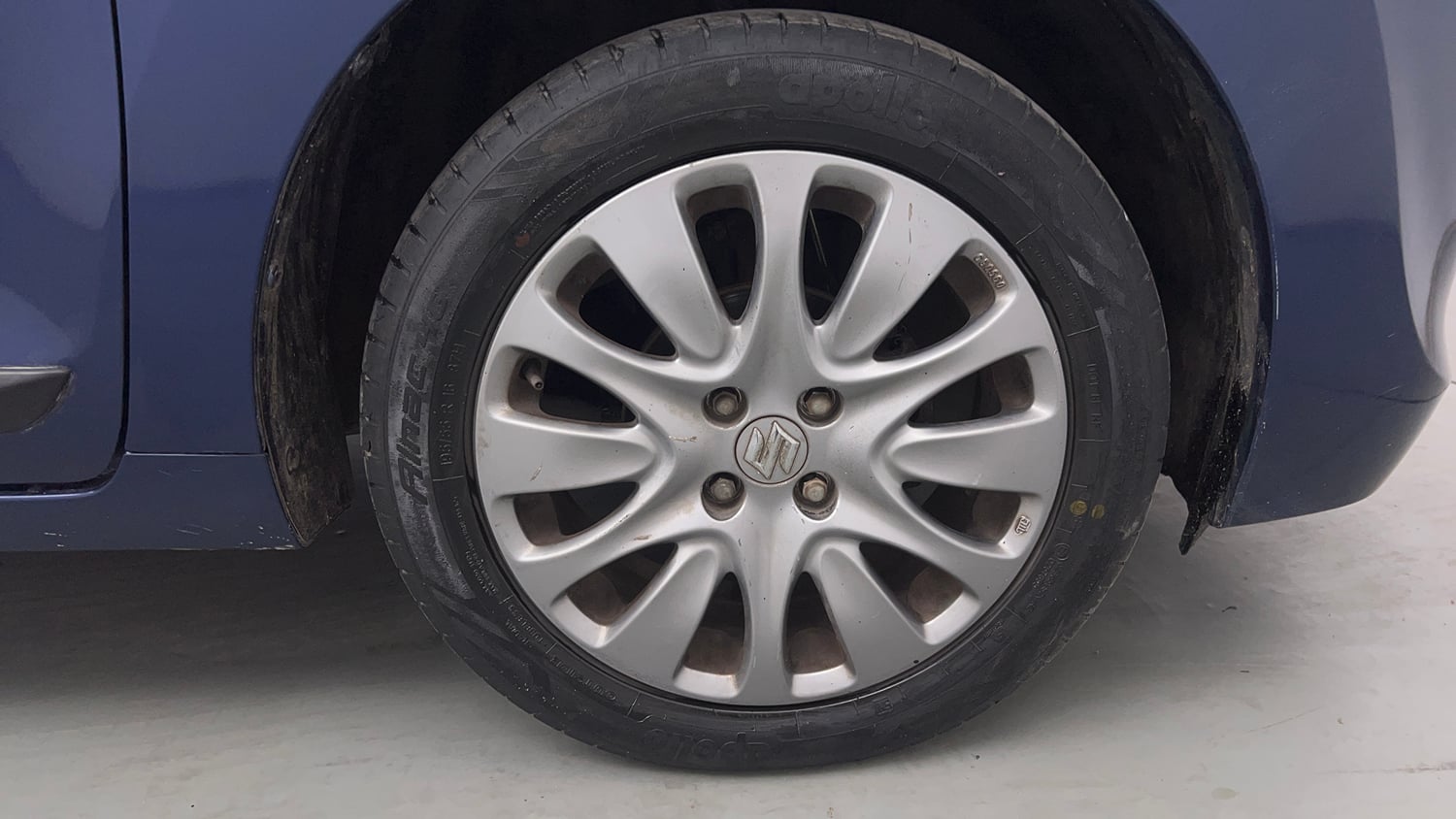 Used 2018 Maruti Suzuki Baleno Zeta 1.2 Petrol Manual tyres RIGHT FRONT TYRE RIM VIEW