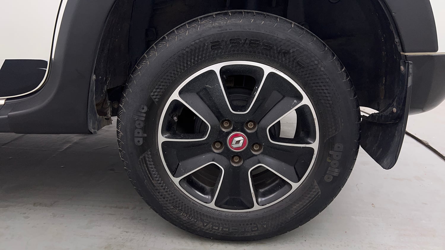 Used 2017 Renault Duster RXS CVT Petrol Automatic tyres LEFT REAR TYRE RIM VIEW
