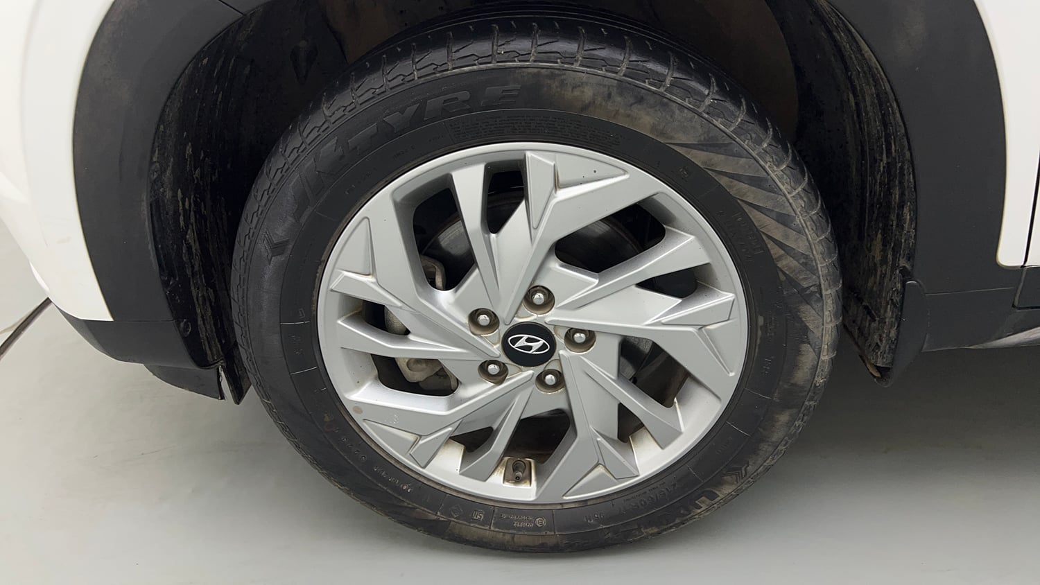 Used 2023 Hyundai Creta SX 1.5 Petrol Petrol Manual tyres LEFT FRONT TYRE RIM VIEW