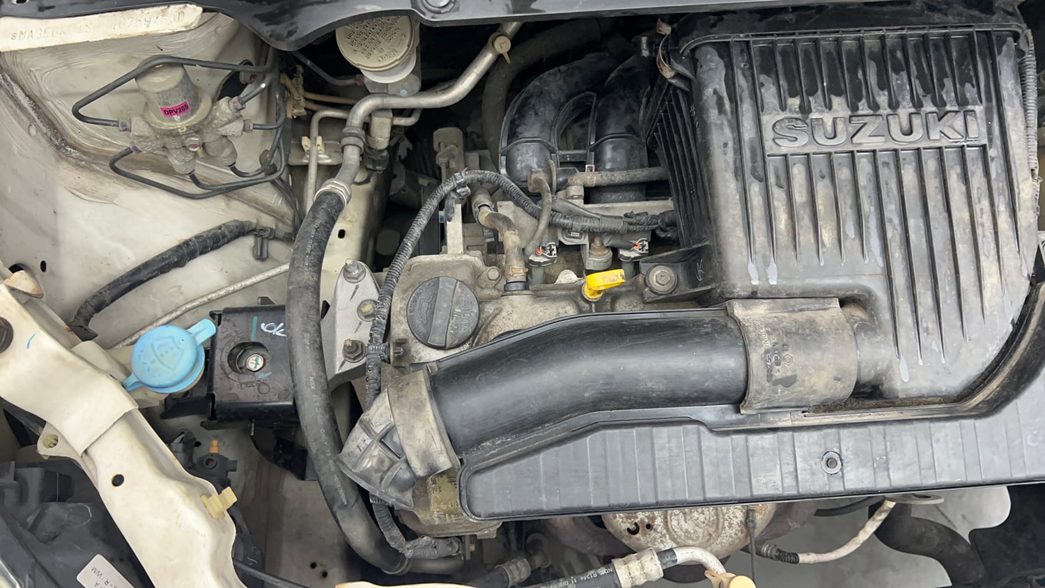 Used 2013 Maruti Suzuki Ritz Vxi BS-IV Petrol Manual engine ENGINE RIGHT SIDE VIEW