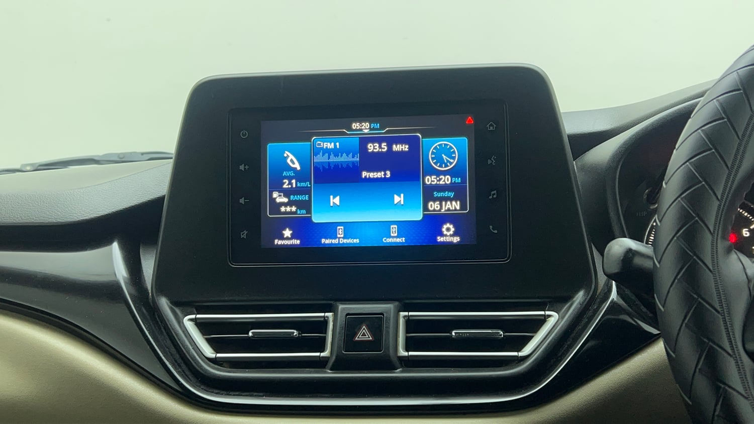Used 2023 Toyota Glanza G Petrol Manual top_features Touch screen infotainment system