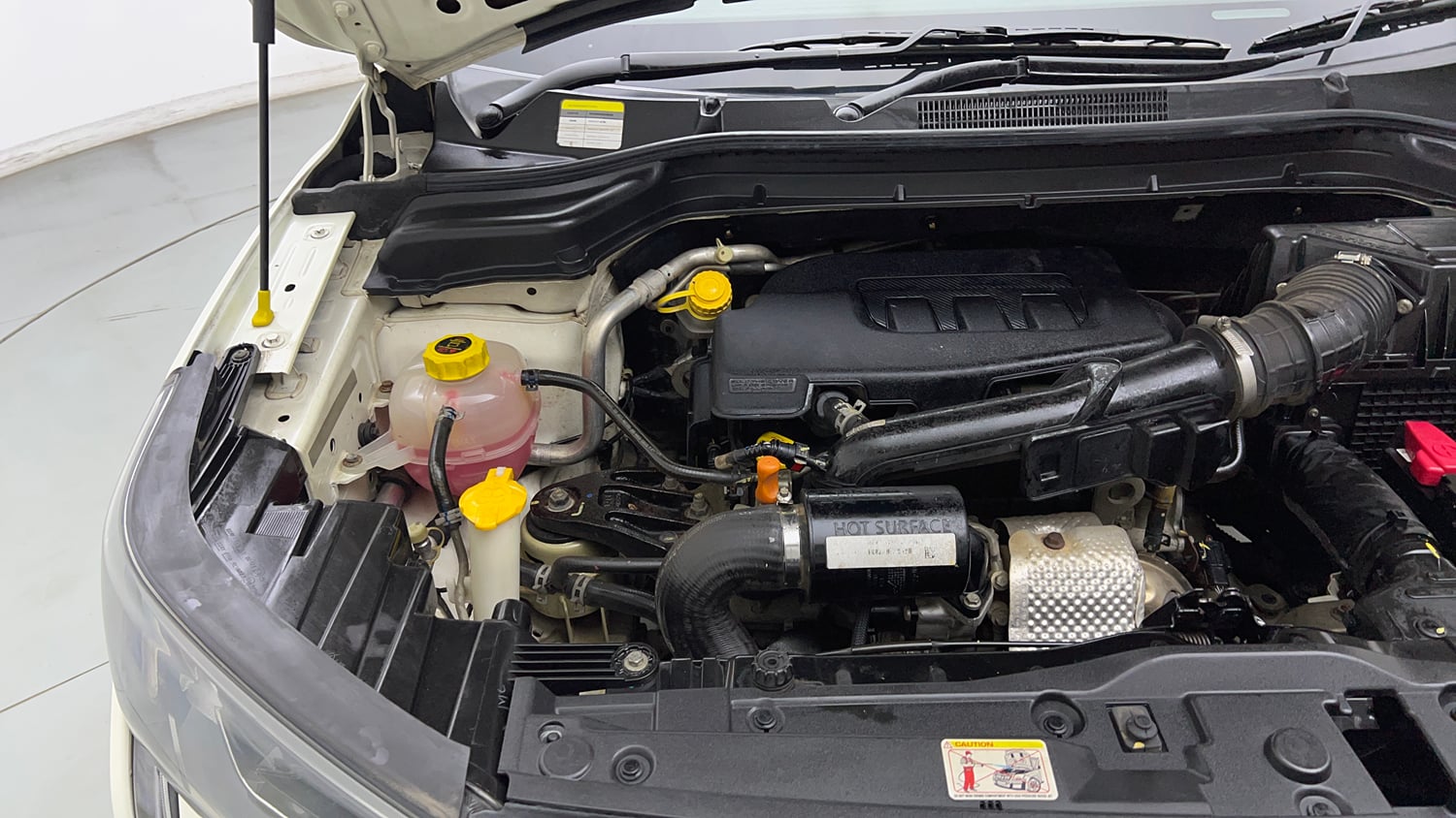 Used 2021 Mahindra XUV 300 W8 1.2 Petrol Petrol Manual engine ENGINE RIGHT SIDE VIEW