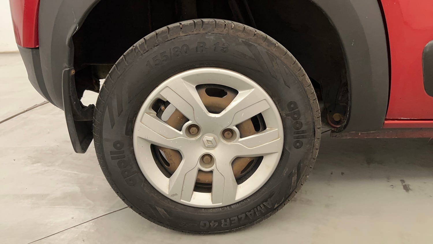 Used 2017 Renault Kwid RXT Petrol Manual tyres RIGHT REAR TYRE RIM VIEW