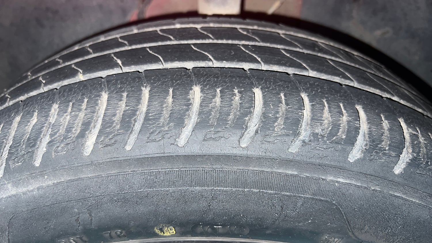 Used 2021 Tata Altroz XZ Petrol Petrol Manual tyres LEFT FRONT TYRE TREAD VIEW