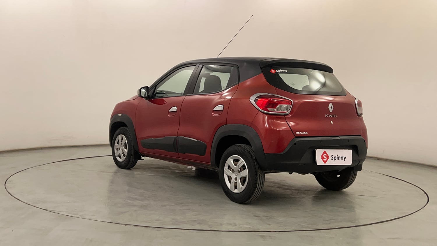 Used 2017 Renault Kwid RXT Petrol Manual exterior LEFT REAR CORNER VIEW