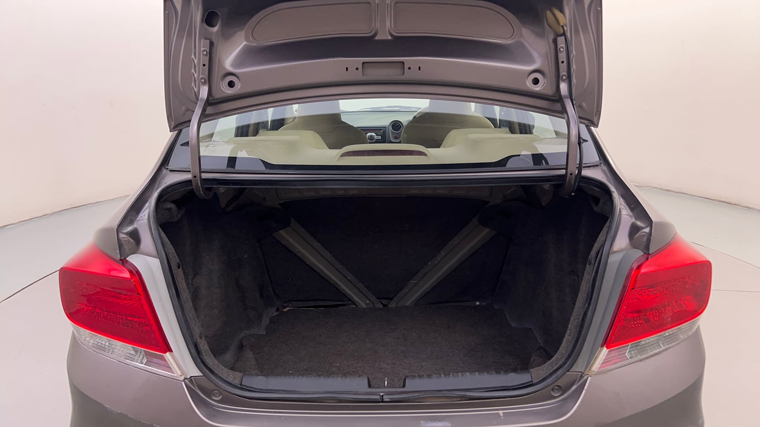 Used 2013 Honda Amaze 1.5 S i-DTEC Diesel Manual interior DICKY INSIDE VIEW