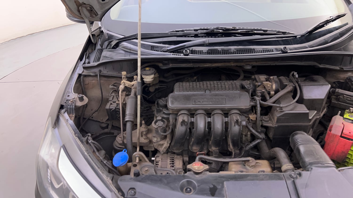 Used 2020 Honda City V Petrol Petrol Manual engine ENGINE RIGHT SIDE HINGE & APRON VIEW