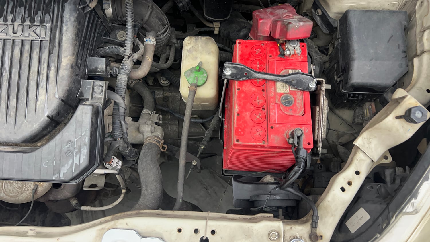 Used 2013 Maruti Suzuki Ritz Vxi BS-IV Petrol Manual engine ENGINE LEFT SIDE VIEW