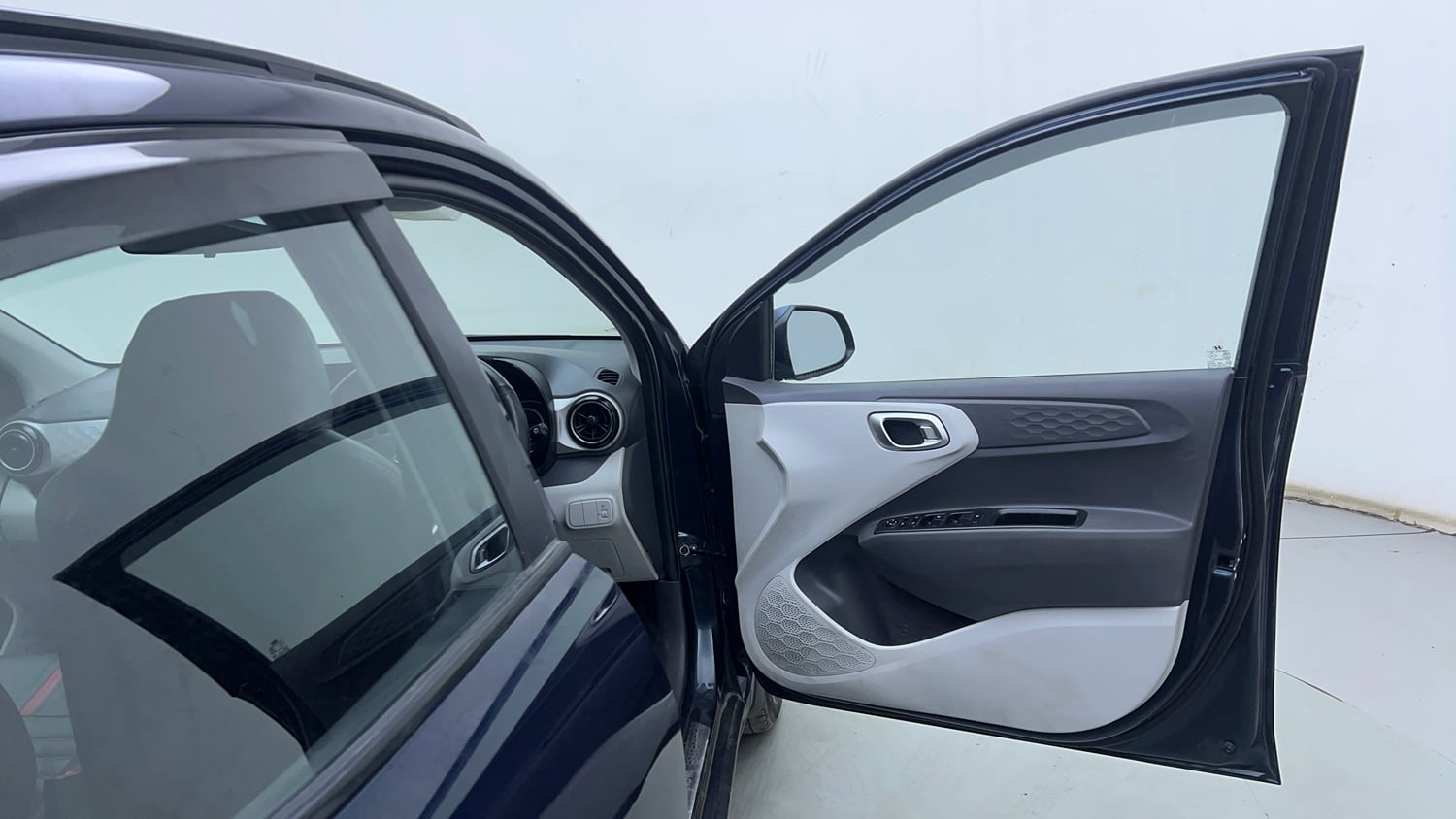 Used 2022 Hyundai Grand i10 Nios Sportz 1.2 Kappa VTVT Petrol Manual interior RIGHT FRONT DOOR OPEN VIEW