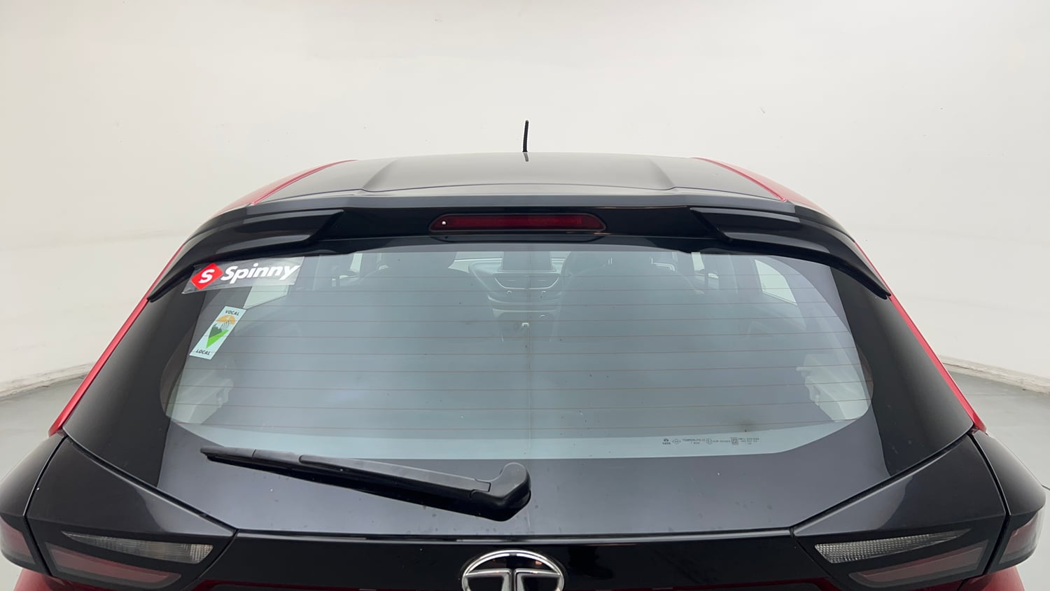Used 2021 Tata Altroz XZ Petrol Petrol Manual exterior BACK WINDSHIELD VIEW