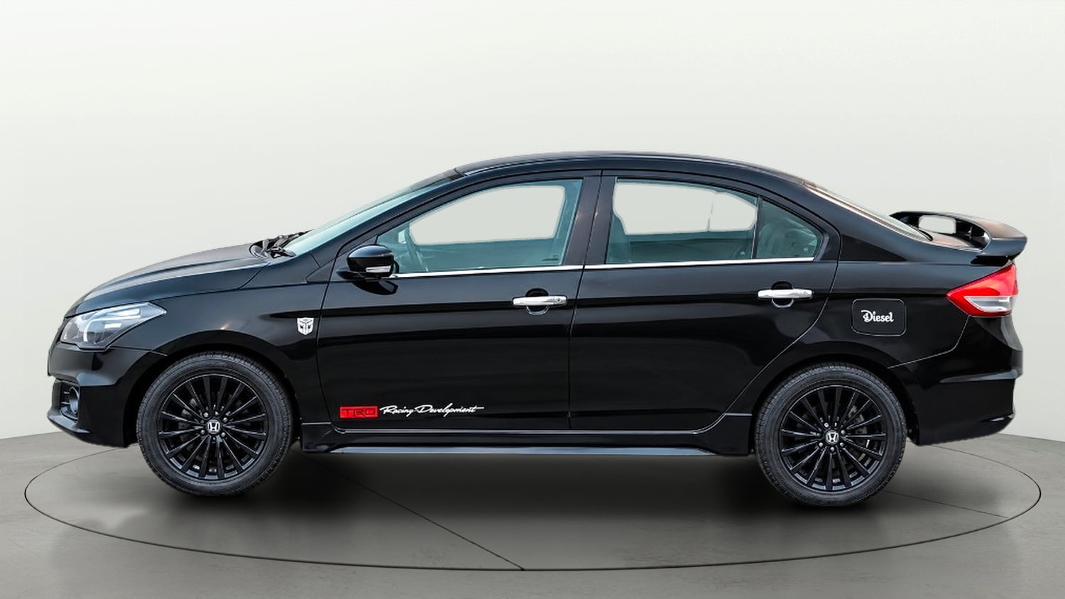 Used 2017 Maruti Suzuki Ciaz Alpha 1.3 Hybrid Diesel Manual exterior LEFT SIDE VIEW