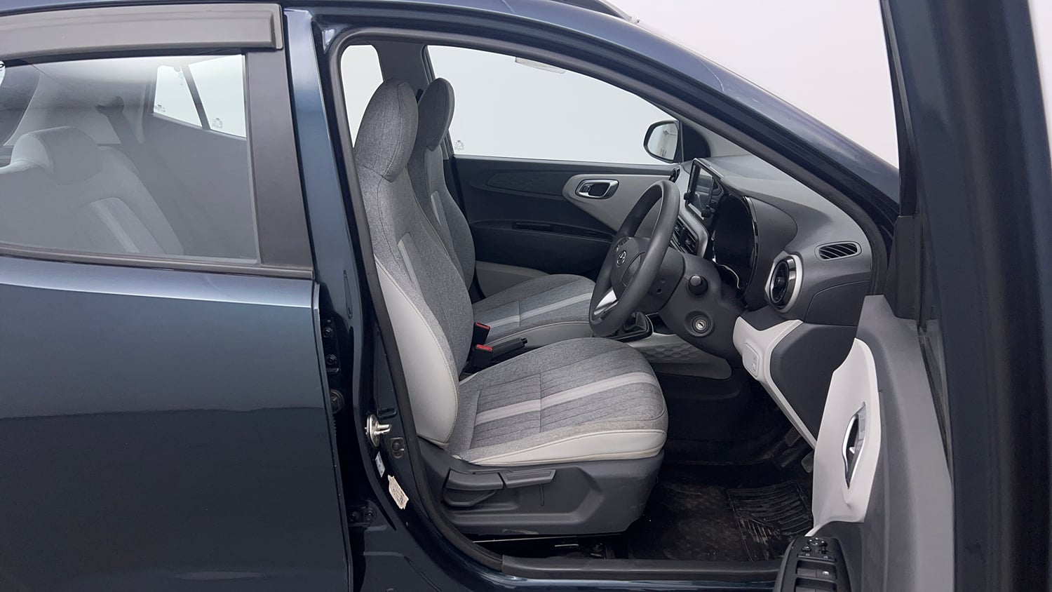 Used 2022 Hyundai Grand i10 Nios Sportz 1.2 Kappa VTVT Petrol Manual interior RIGHT SIDE FRONT DOOR CABIN VIEW