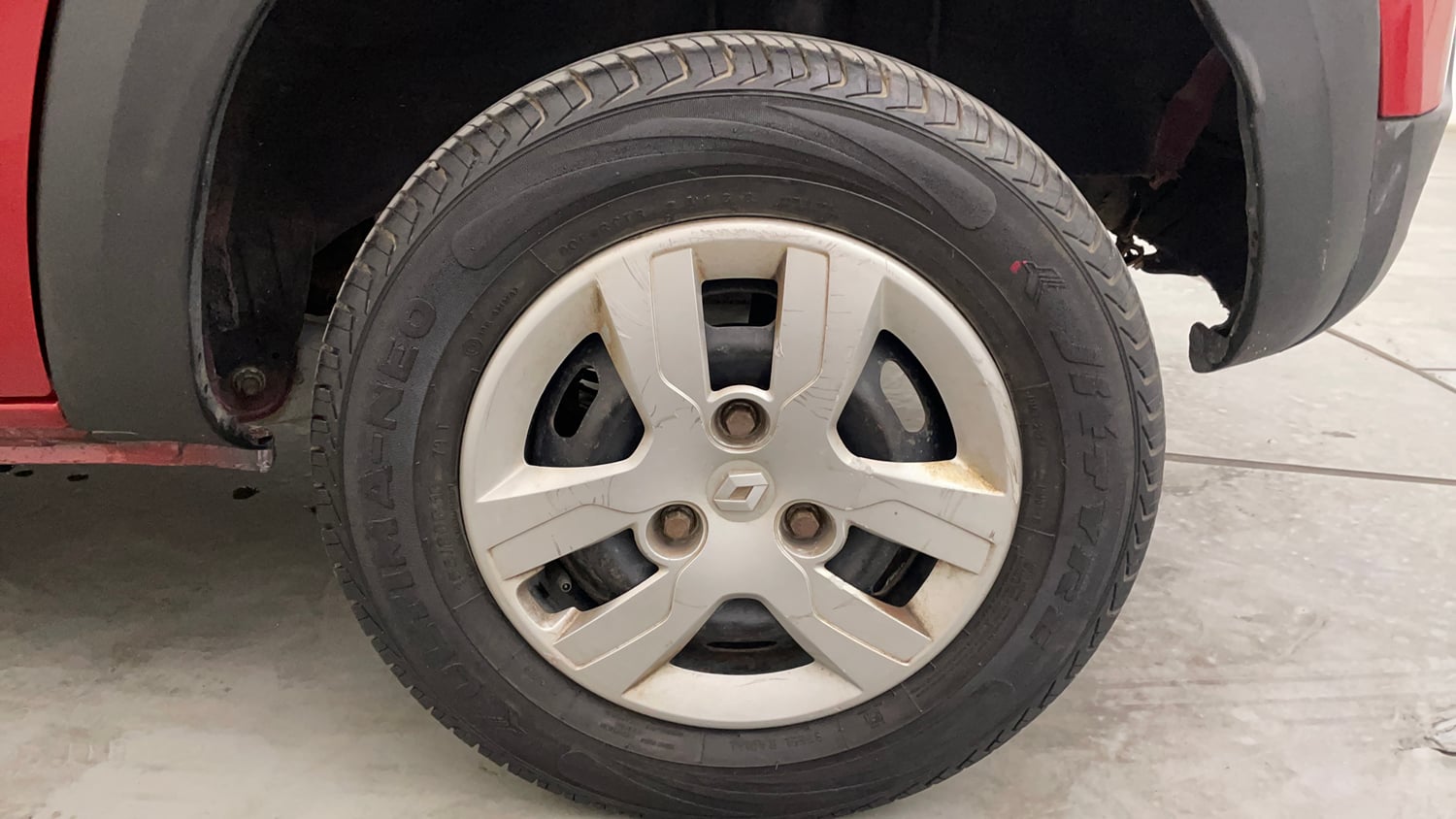 Used 2016 Renault Kwid RXT Petrol Manual tyres LEFT REAR TYRE RIM VIEW