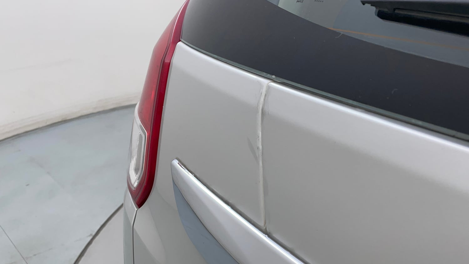Used 2017 Maruti Suzuki Ertiga ZXI+ Petrol Manual dents MINOR DENT