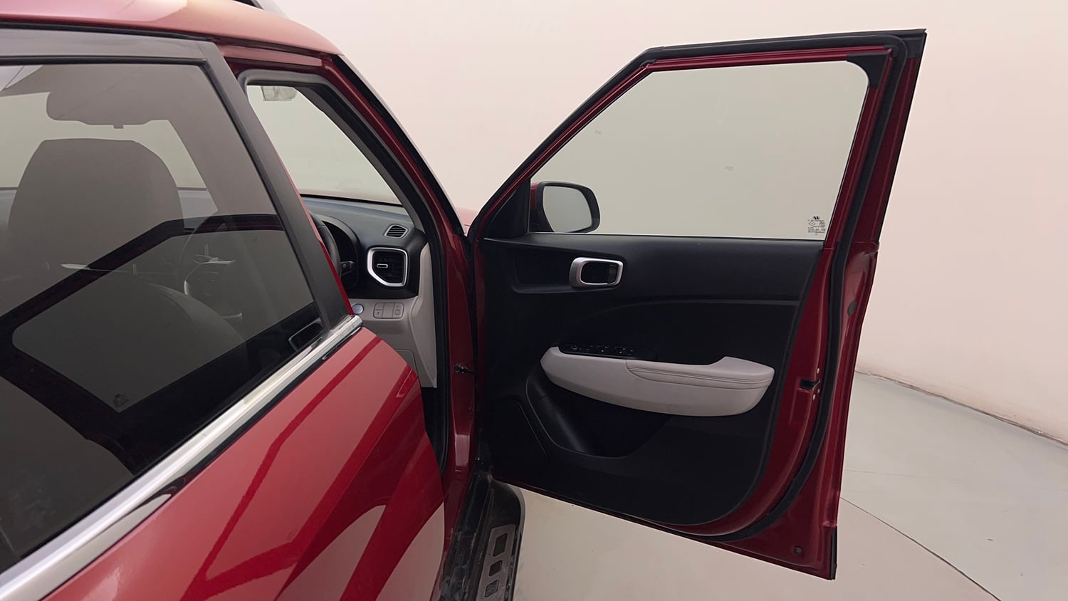 Used 2023 Hyundai Venue SX (O) 1.0 Turbo DCT Petrol Automatic interior RIGHT FRONT DOOR OPEN VIEW
