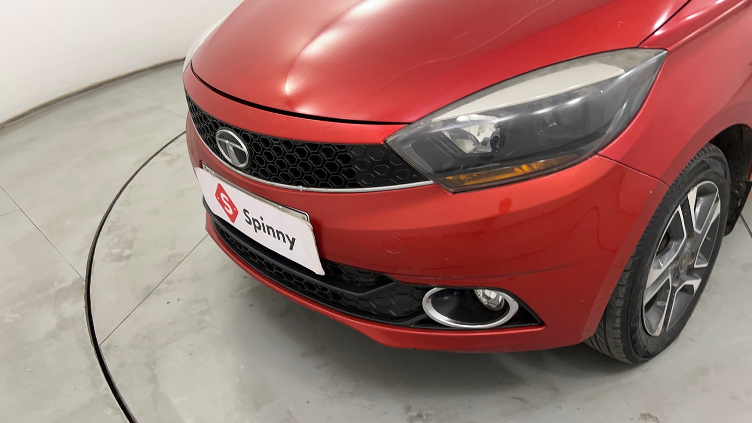 Used 2017 Tata Tigor Revotron XZ (O) Petrol Manual dents MINOR SCRATCH