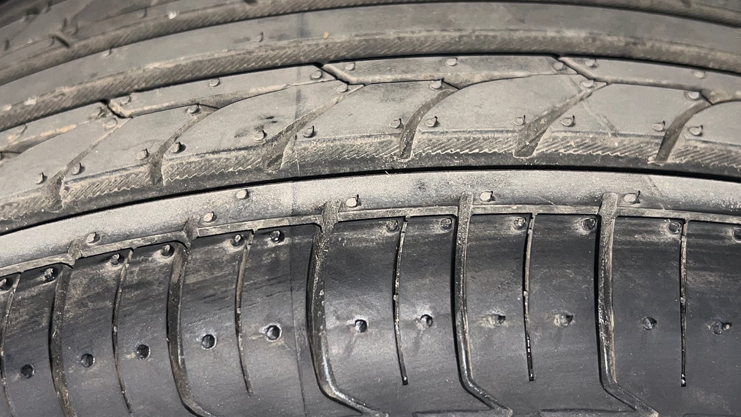 Used 2018 Maruti Suzuki Baleno Zeta 1.2 Petrol Manual tyres LEFT REAR TYRE TREAD VIEW