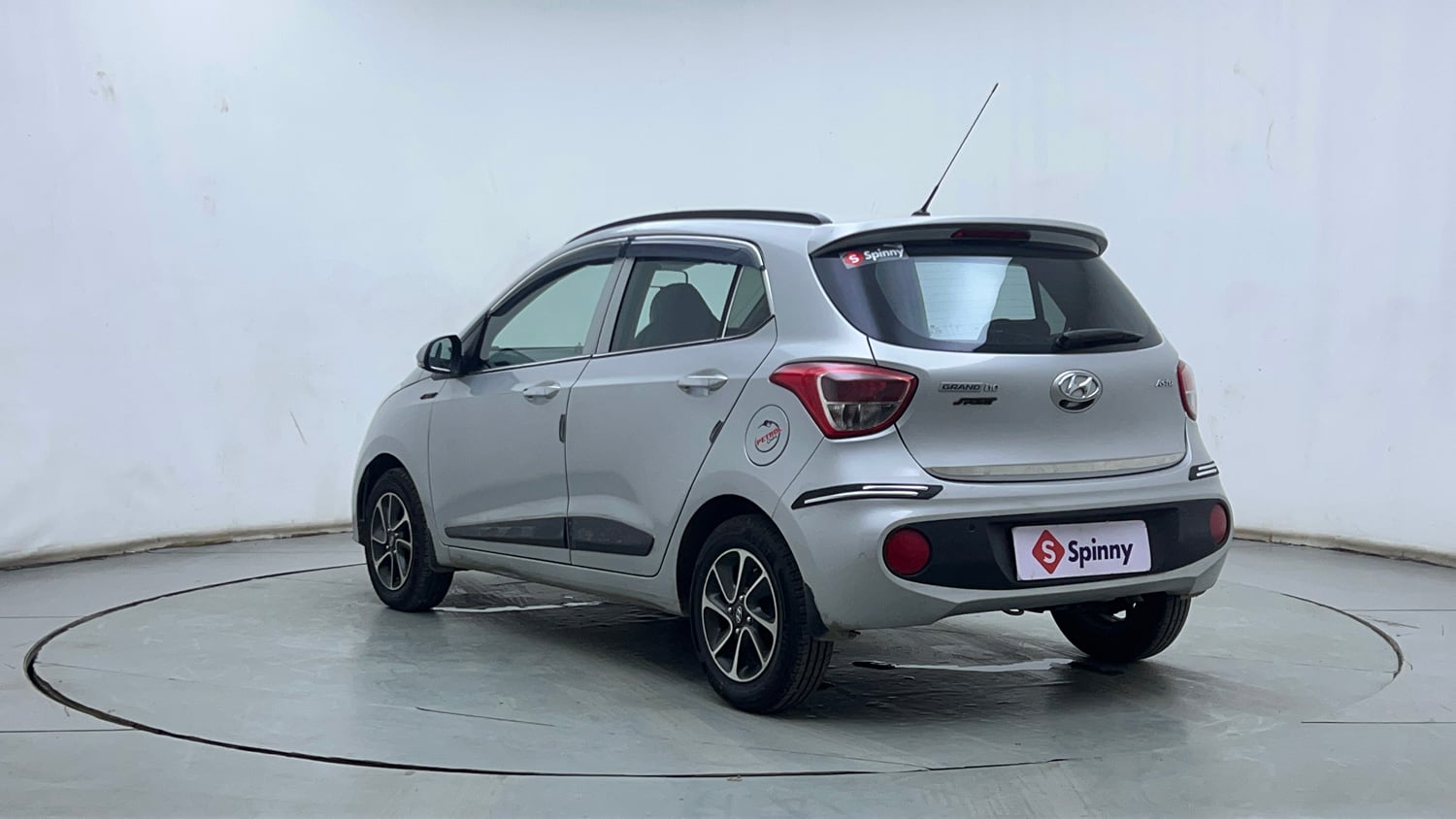 Used 2018 Hyundai Grand i10 Asta 1.2 Kappa VTVT Petrol Manual exterior LEFT REAR CORNER VIEW