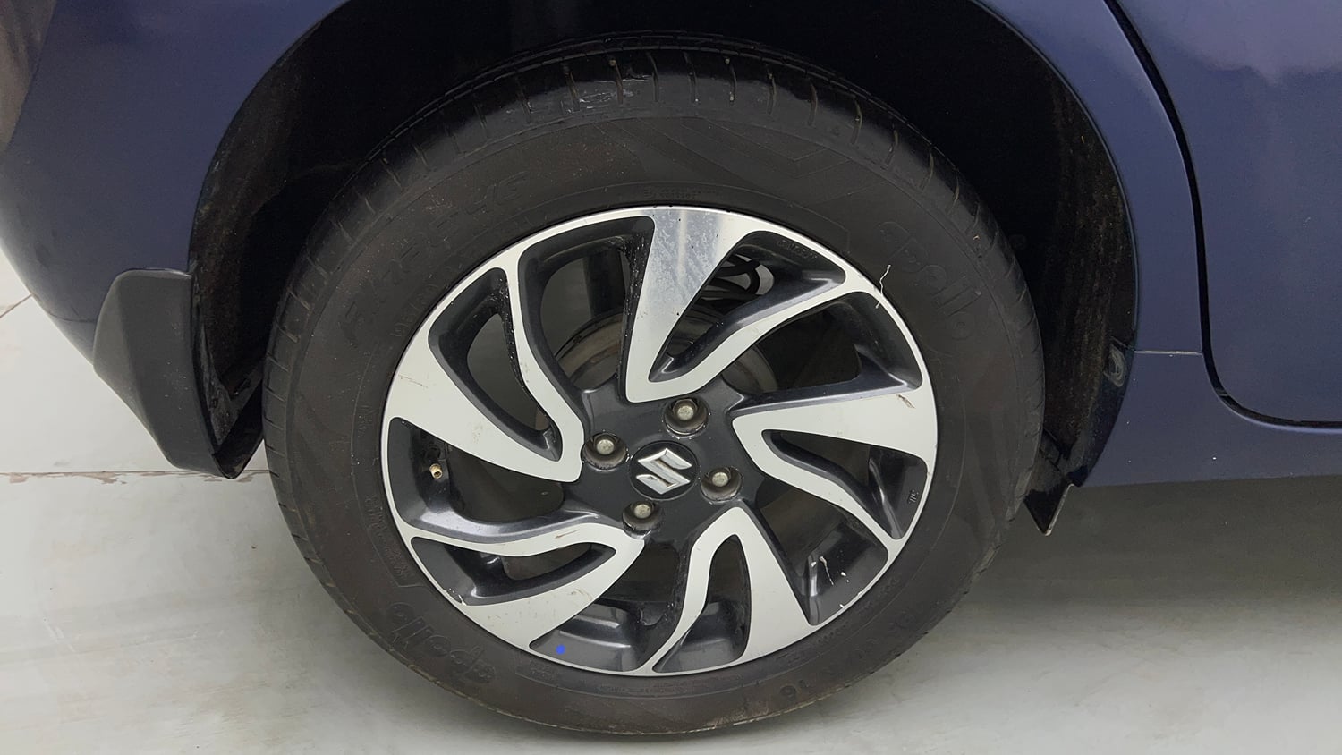 Used 2019 Maruti Suzuki Baleno Zeta Petrol Manual tyres RIGHT REAR TYRE RIM VIEW