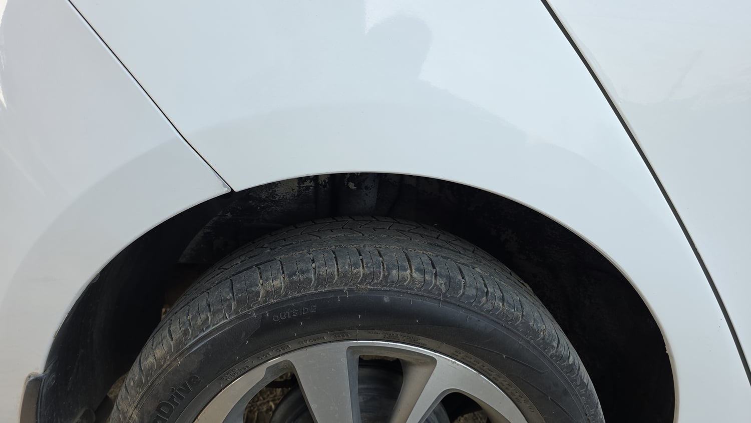 Used 2017 Hyundai Elite i20 Asta 1.2 (O) Petrol Manual tyres RIGHT REAR TYRE TREAD VIEW