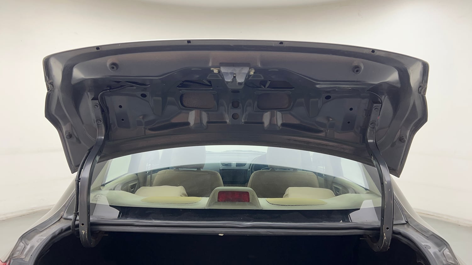 Used 2015 Maruti Suzuki Swift Dzire LXI (O) Petrol Manual interior DICKY DOOR OPEN VIEW