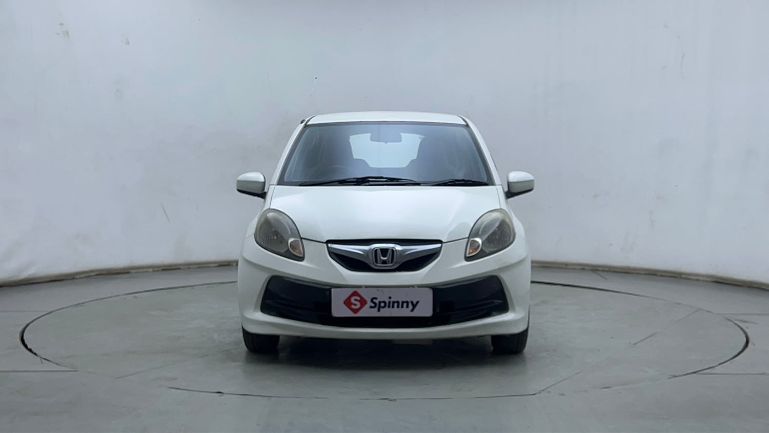 Used 2014 Honda Brio S MT Petrol Manual exterior FRONT VIEW