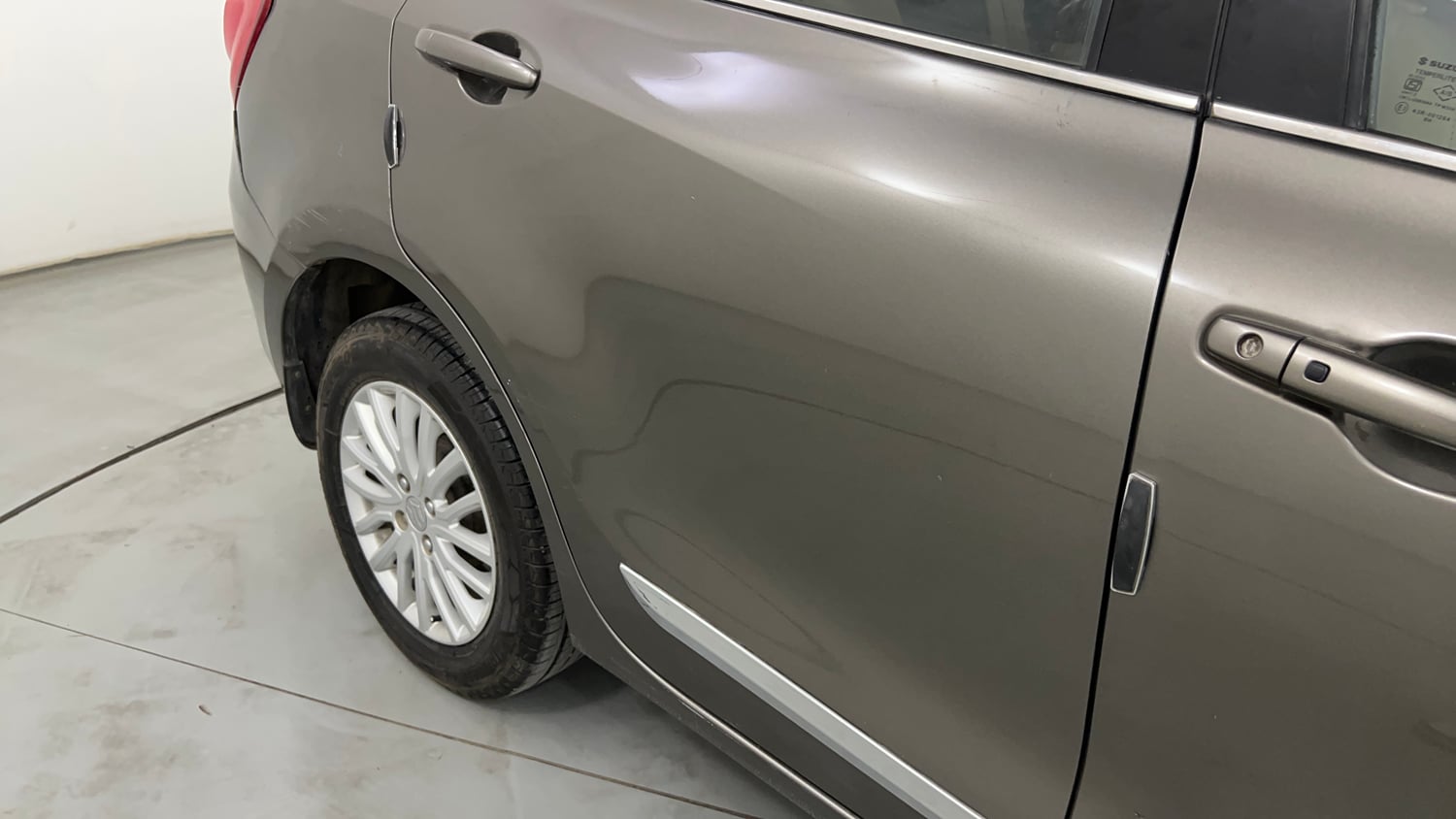 Used 2017 Maruti Suzuki Dzire ZXi AMT Petrol Automatic dents MINOR SCRATCH
