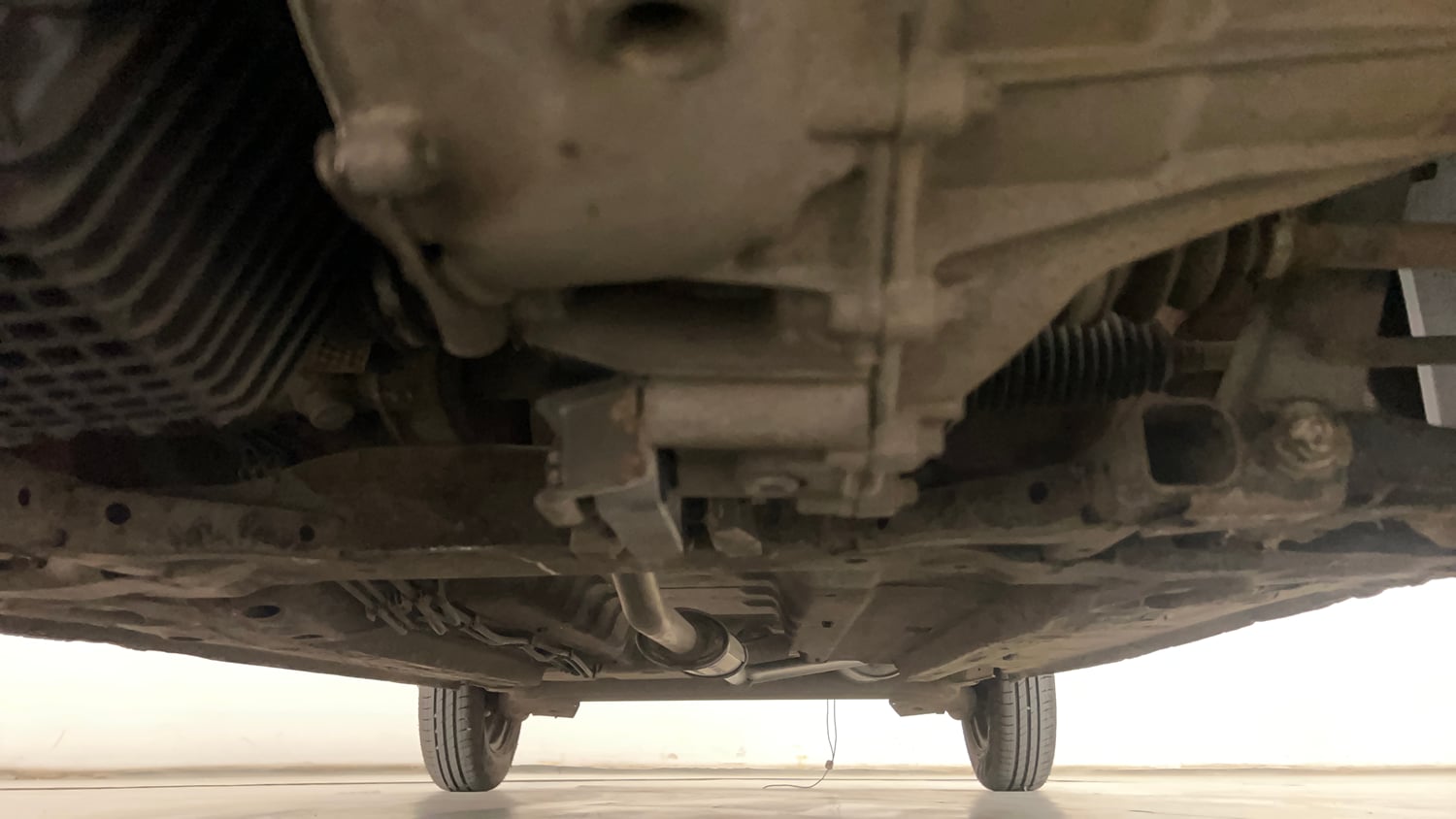 Used 2017 Renault Kwid RXT Petrol Manual extra FRONT LEFT UNDERBODY VIEW