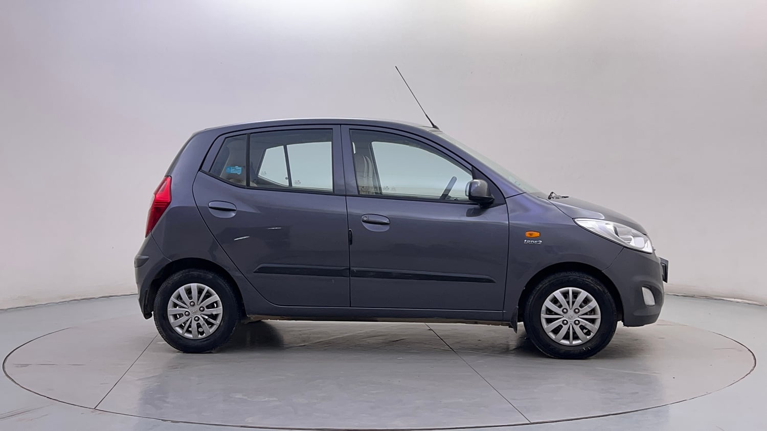 Used 2015 Hyundai i10 Sportz 1.1 iRDE2 Petrol Manual exterior RIGHT SIDE VIEW