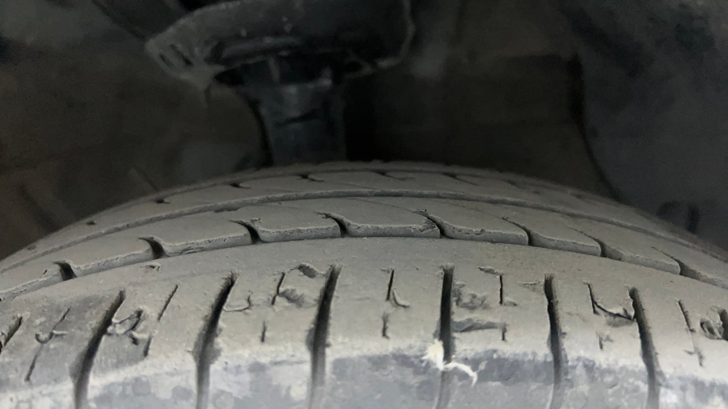 Used 2022 Hyundai Grand i10 Nios Sportz 1.2 Kappa VTVT Petrol Manual tyres RIGHT FRONT TYRE TREAD VIEW