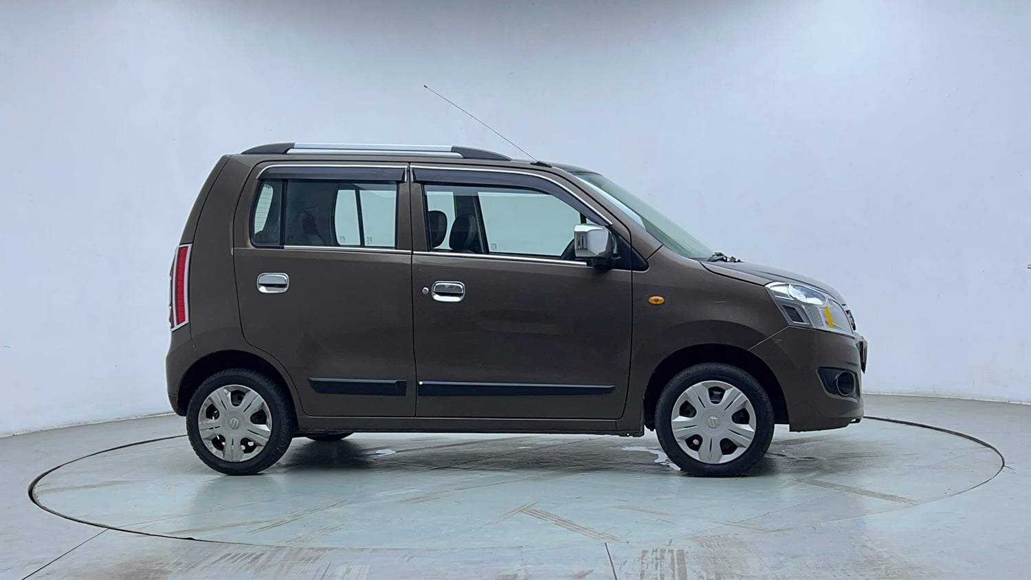Used 2018 Maruti Suzuki Wagon R 1.0 VXI AMT Petrol Automatic exterior RIGHT SIDE VIEW