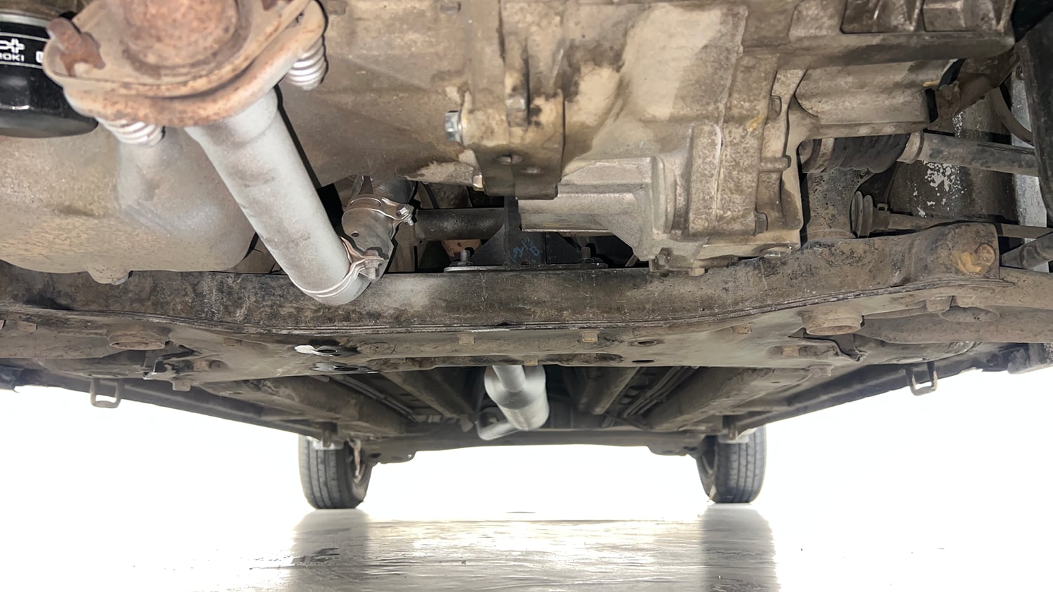 Used 2013 Maruti Suzuki Ritz Vxi BS-IV Petrol Manual extra FRONT LEFT UNDERBODY VIEW