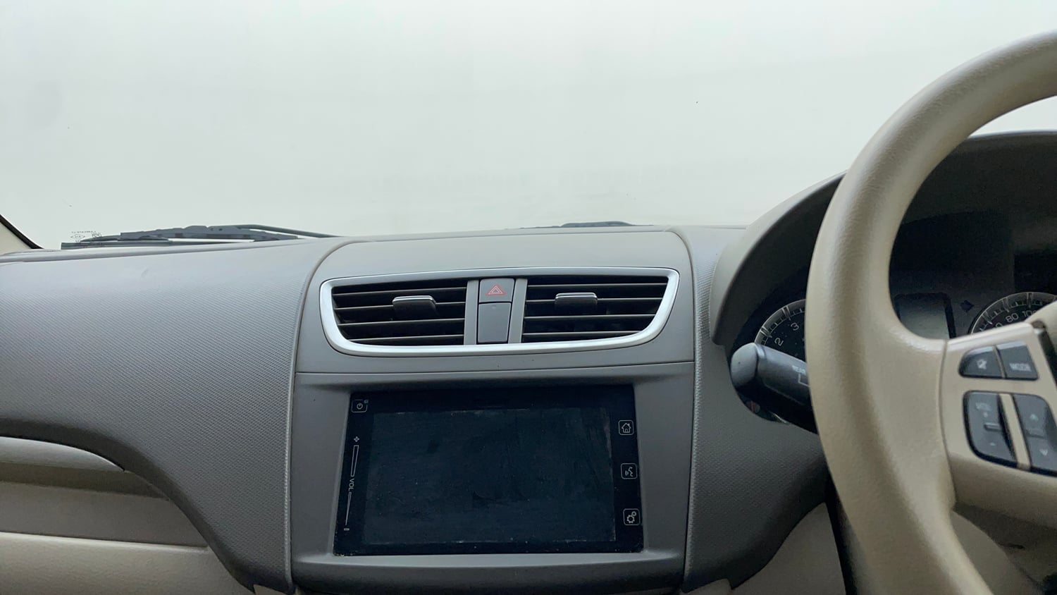Used 2017 Maruti Suzuki Ertiga ZXI+ Petrol Manual top_features Integrated (in-dash) music system