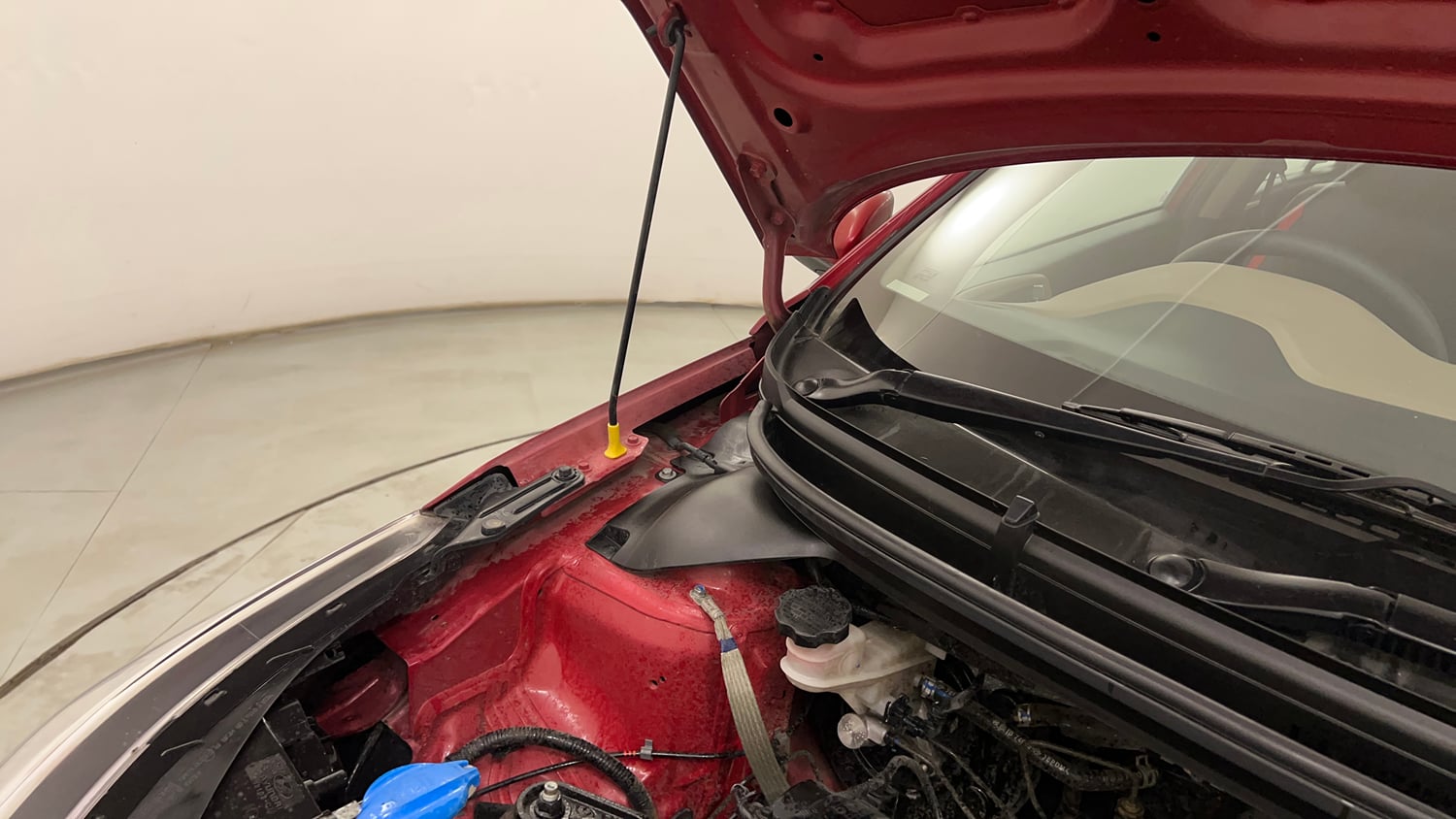 Used 2019 Hyundai Elite i20 Sportz Plus 1.2 Petrol Manual engine ENGINE RIGHT SIDE HINGE & APRON VIEW