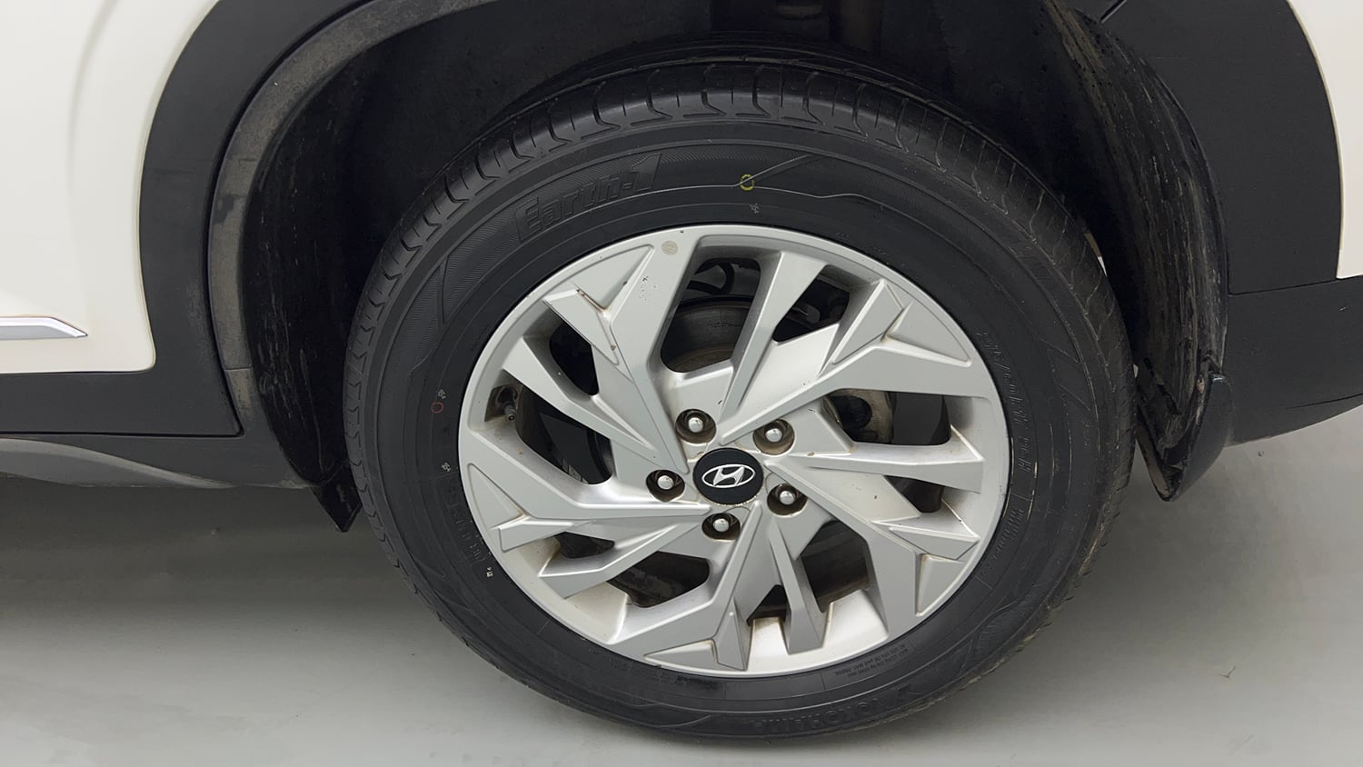 Used 2023 Hyundai Creta SX 1.5 Petrol Petrol Manual tyres LEFT REAR TYRE RIM VIEW