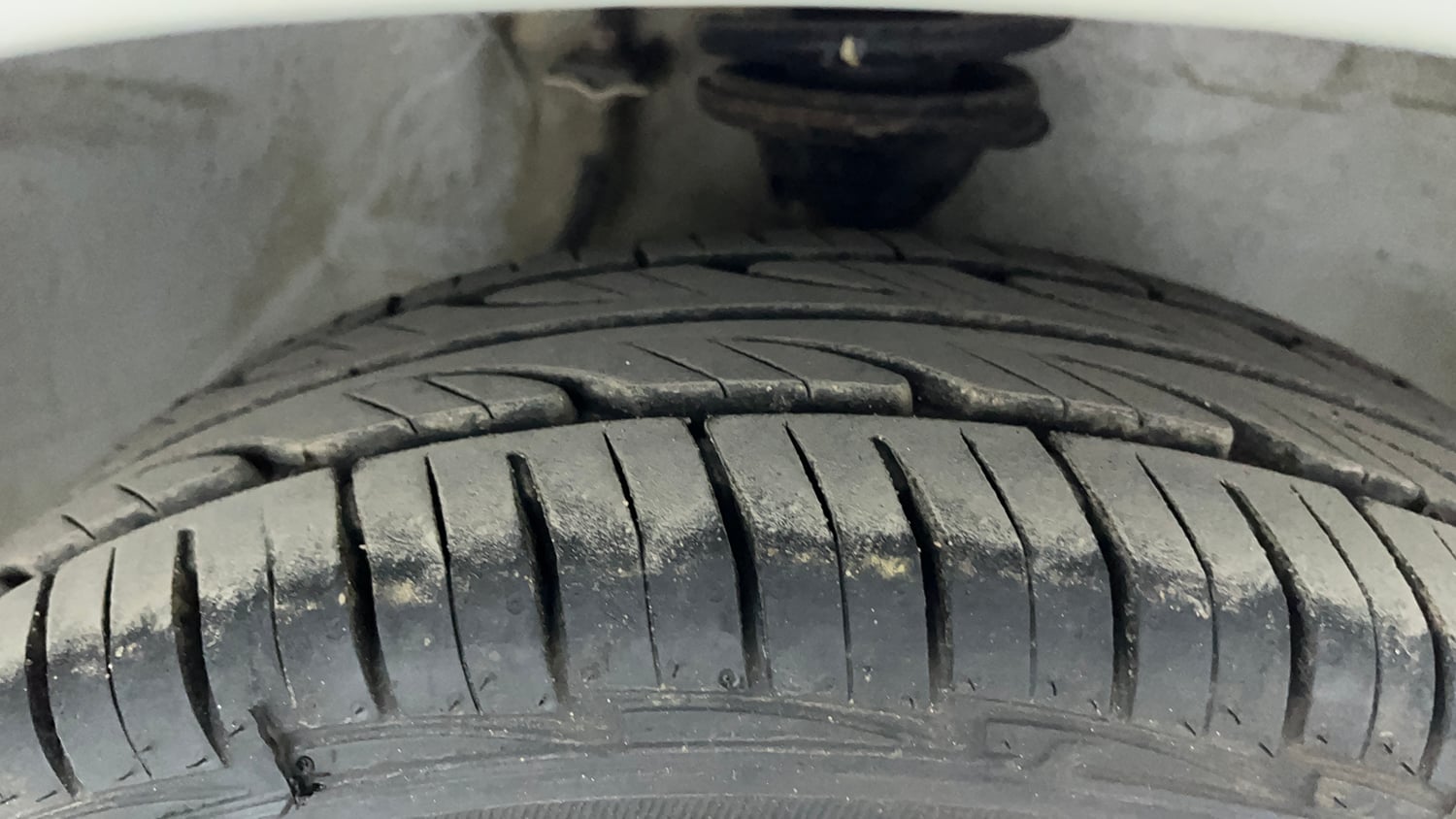 Used 2017 Maruti Suzuki Alto 800 VXi (O) Petrol Manual tyres RIGHT FRONT TYRE TREAD VIEW