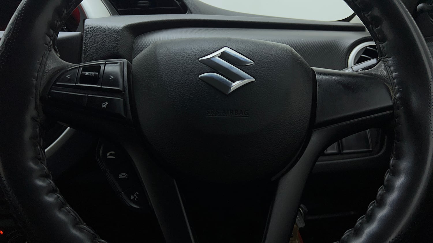 Used 2020 Maruti Suzuki S-Presso VXi Plus AMT Petrol Automatic top_features Steering mounted controls