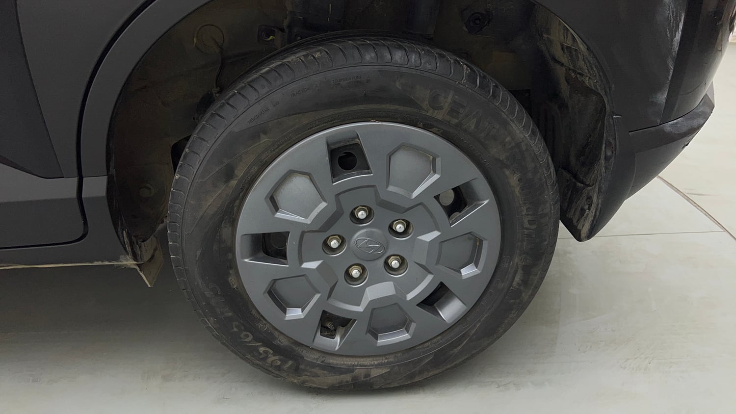 Used 2026 Hyundai Venue 1.2 Kappa Petrol MT HX5 Petrol Manual tyres LEFT REAR TYRE RIM VIEW