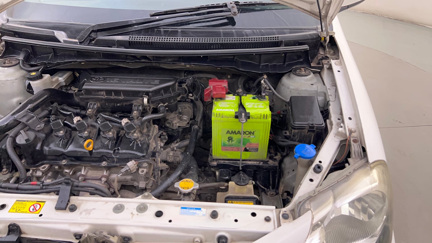 Used 2013 Toyota Etios Liva G Petrol Manual engine ENGINE LEFT SIDE HINGE & APRON VIEW