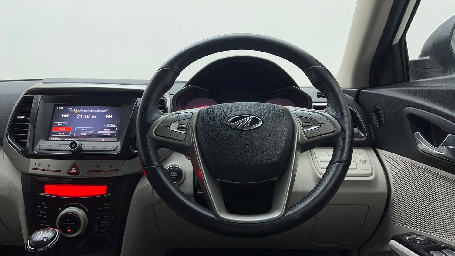 Used 2021 Mahindra XUV 300 W8 1.2 Petrol Petrol Manual interior STEERING VIEW
